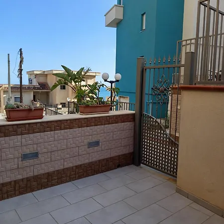 Lido Esperando 3* شاكا